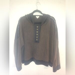 NWOT POL "Milk🤎& Dark🖤 Chocolate🍫 Hooded Henley Pullover Top w/Studs✨️" SMALL